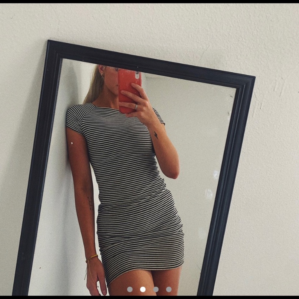 Selling this beautiful dress from Mango🥭